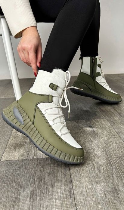 Жіночі черевики.