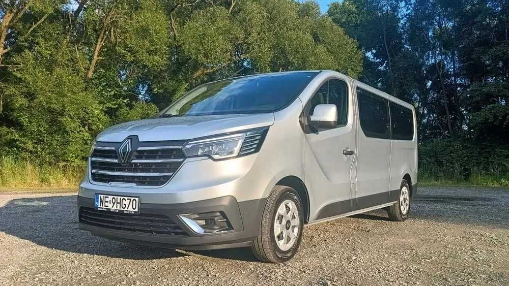 NOWY Renault Trafic 2025 – Wynajem Bus 9-osobowy | Terminy wakacyjne!