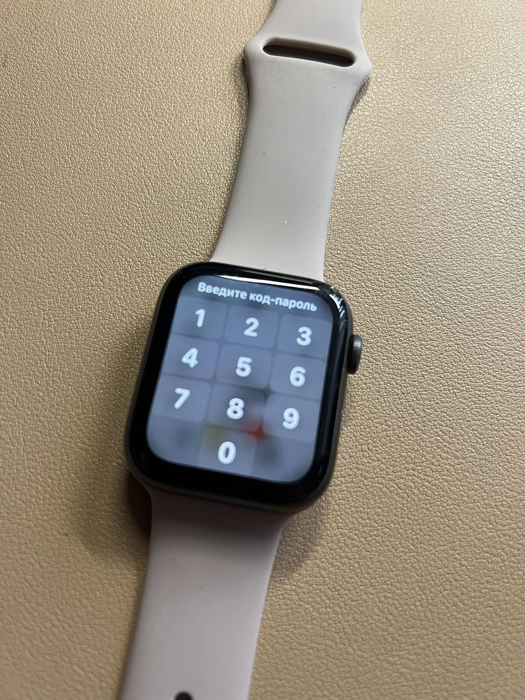 Продам Apple watch 4 44 мм