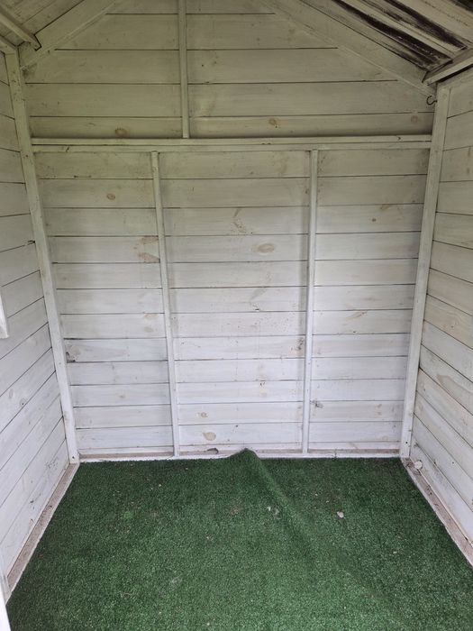 Drewniany domek ogrodowy dla dzieci