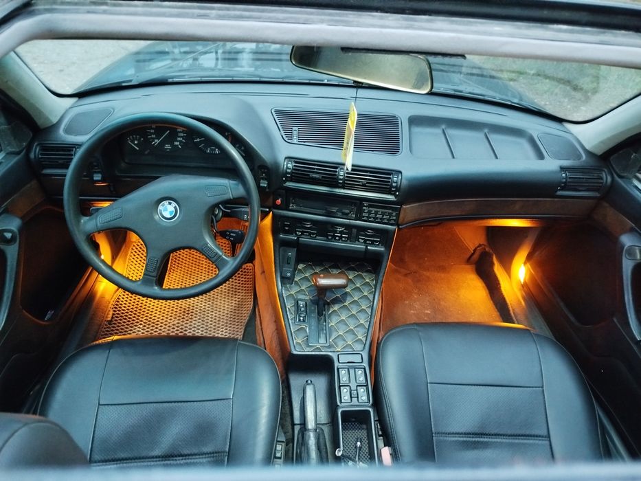 БМВ е32 735i в хорошем состоянии