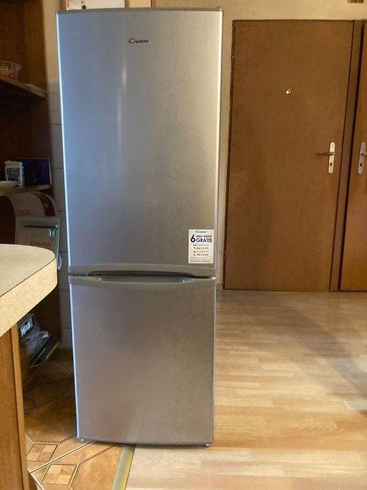 Lodówka Candy CFM 143cm srebrna