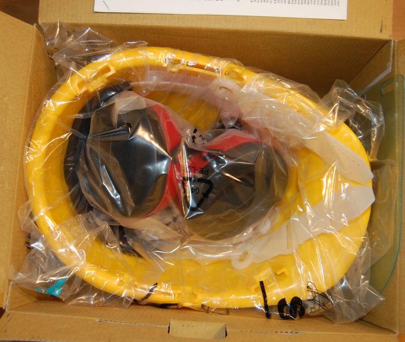 Kask Ochronny Z Szybka I Nausznikami