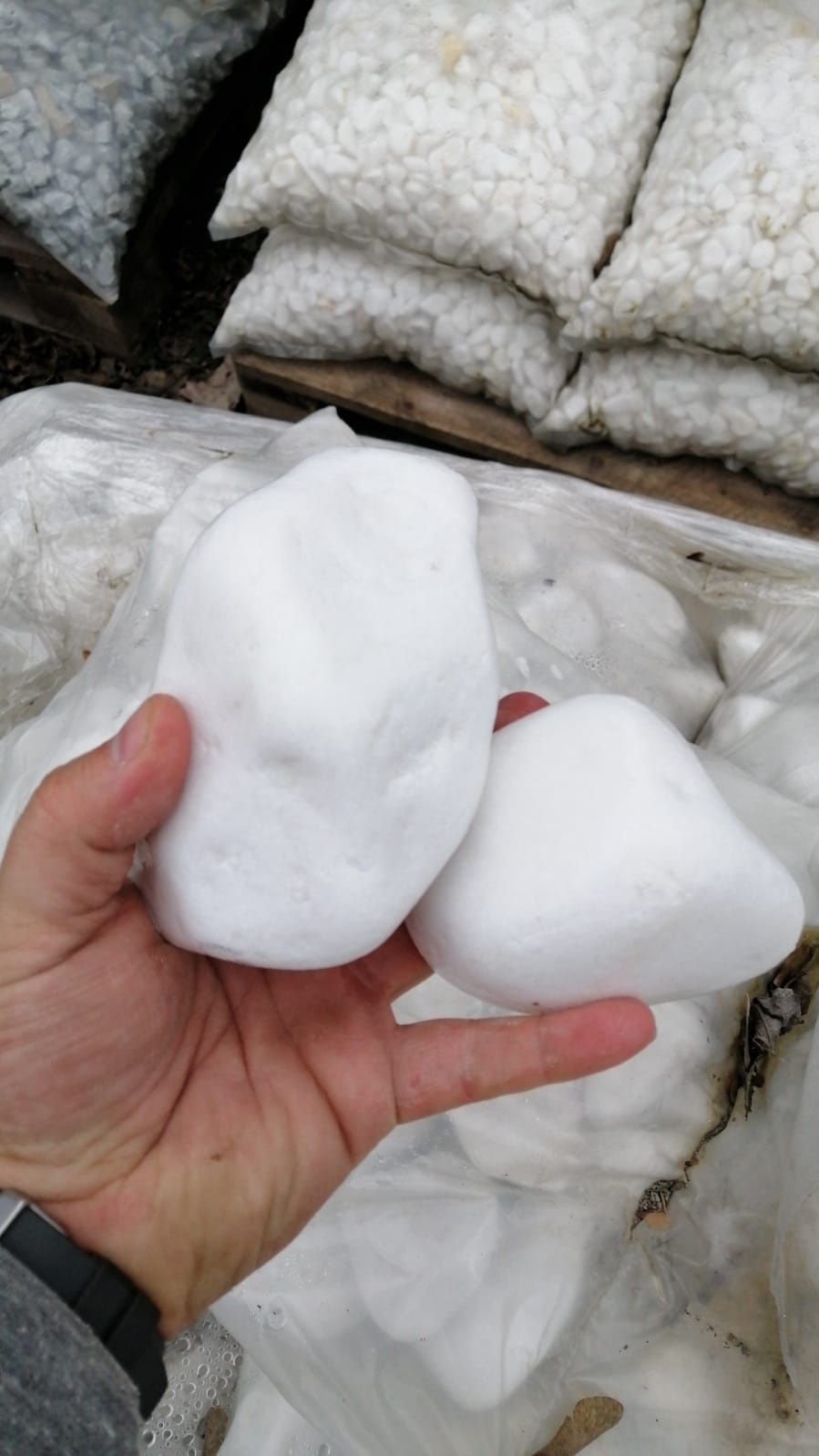 Białe otoczaki śnieżnobiałe greckie Thassos kamień tona z dostawą