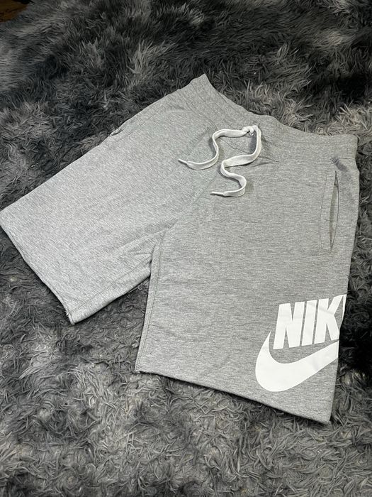 шорты Nike big swoosh