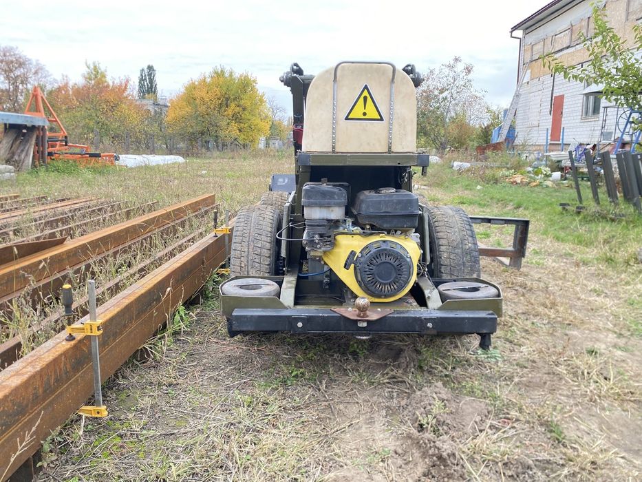Міні погрузчик навантажувач трактор
