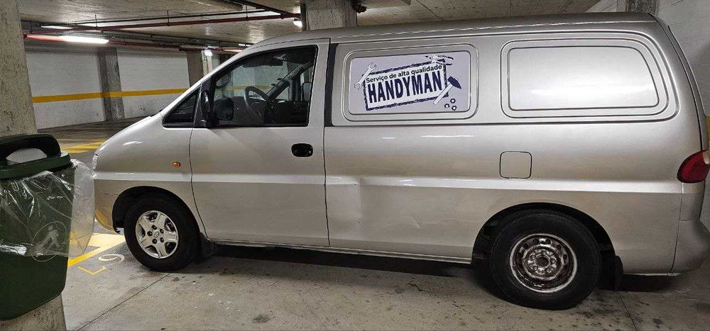Hyundai H1 comercial.