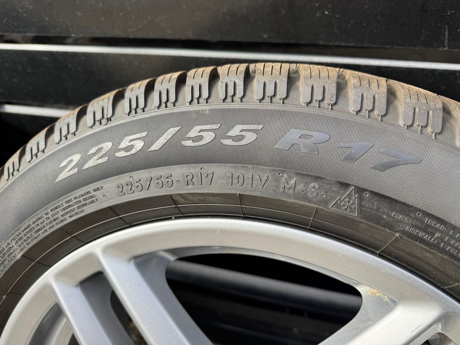 Mercedes koła MERCEDES / Opony zimowe PIRELLI 225/55/17 min. Do w213