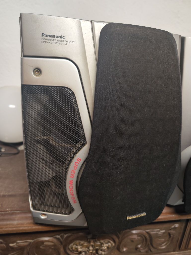 2 colunas Panasonic com subwoofer
