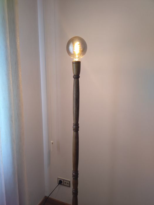 Candeeiro pé madeira