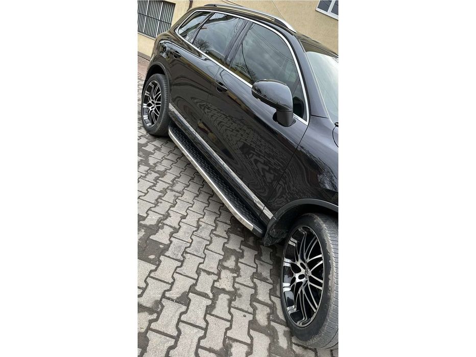 Volkswagen Touareg 2002-2010 р. Бокові пороги BlackLine 2 шт алюміній