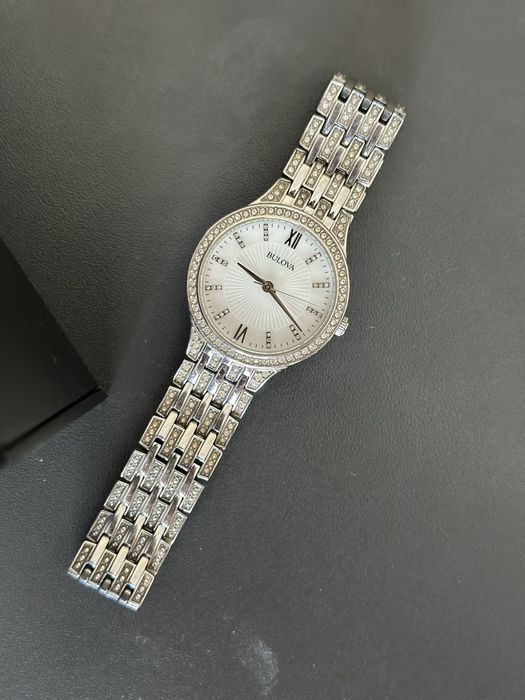 Часы Bulova с кристалами Swarovski