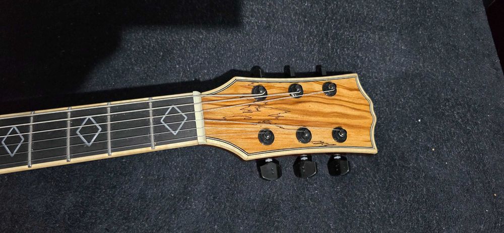 Gitara lutnicza typu Les Paul neck-thru