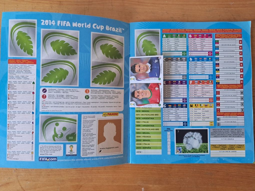 Caderneta Mundial 2014 com cromo Promocional de Cristiano Ronaldo