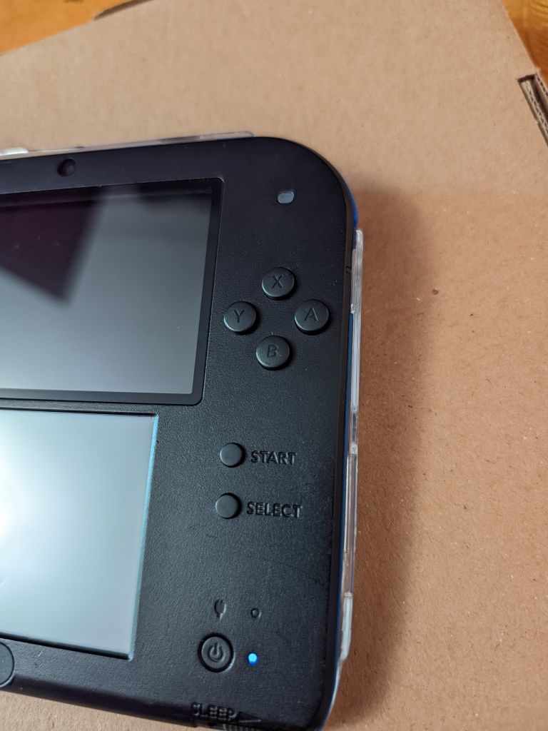 Nintendo 2DS портативна консоль