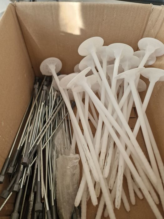 Kołek do mocowania izolacji 30 cm , metalowe