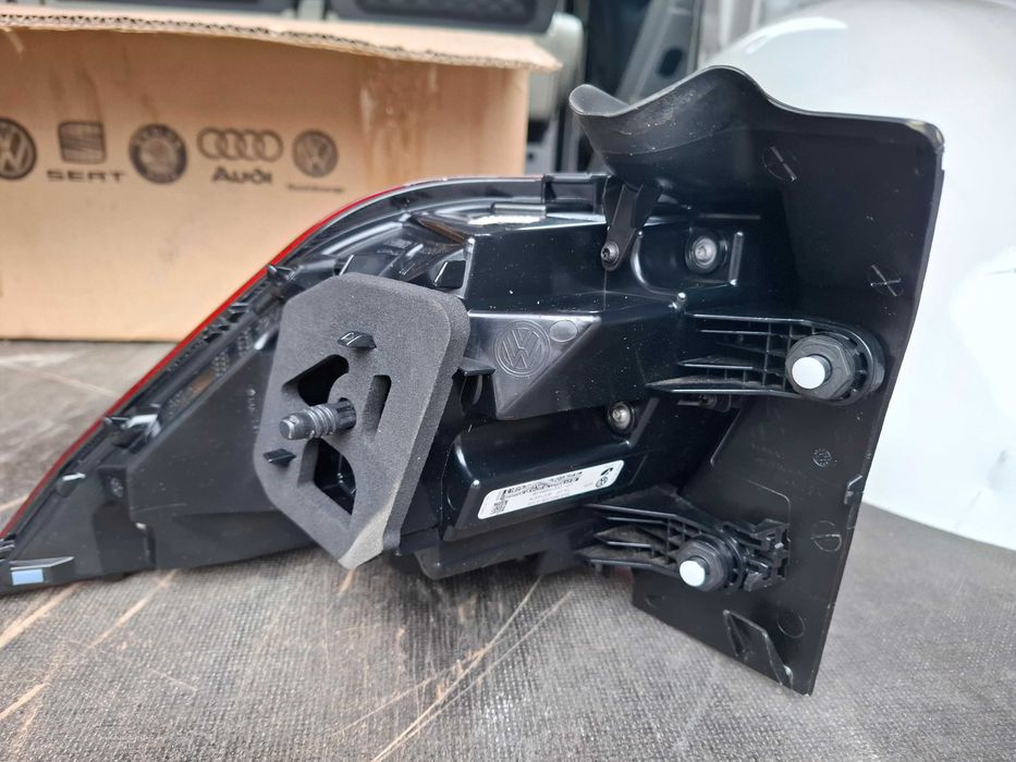Tiguan II lift lampy L+P tył igła dobra cena