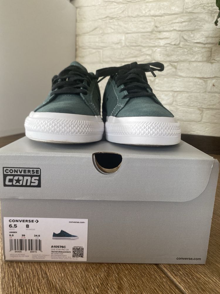 Нові замшеві кеди Converse