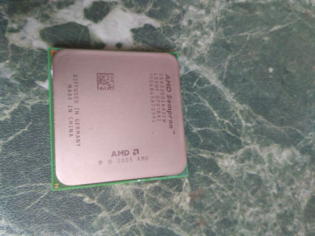 AMD Sempron 3200+ (socet AM2/940)