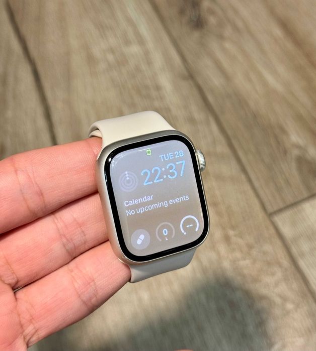 Apple Watch Series 8, 41 мм (GPS), Starlight