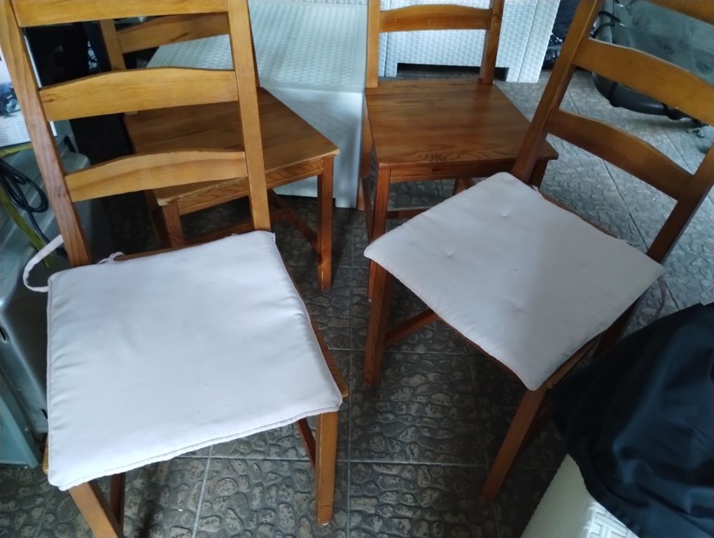krzesła kuchenne drewniane
