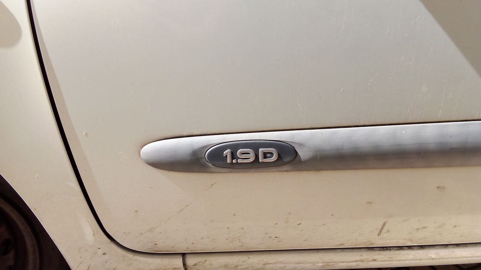 Renault Clio 1.9D Comercial (04/2000)
