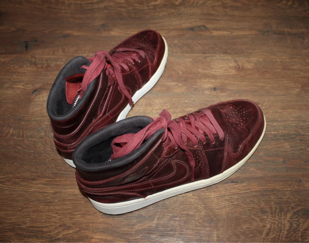 Кроссовки Nike Air Jordan 1 Mid Nouveau 44 размер