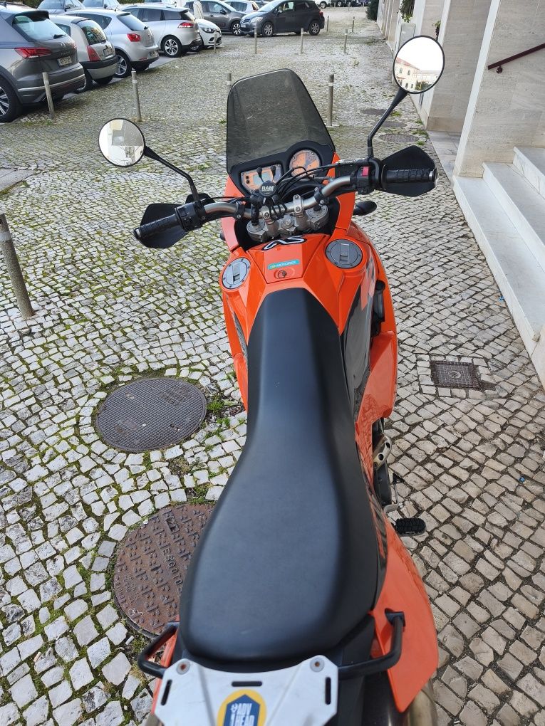 950 adventure S  (maior curso suspensão)