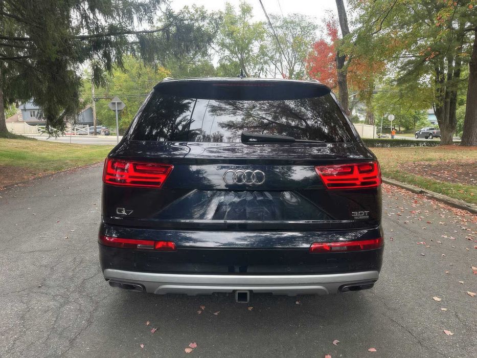 Audi Q7 quattro Premium Plus      2017
