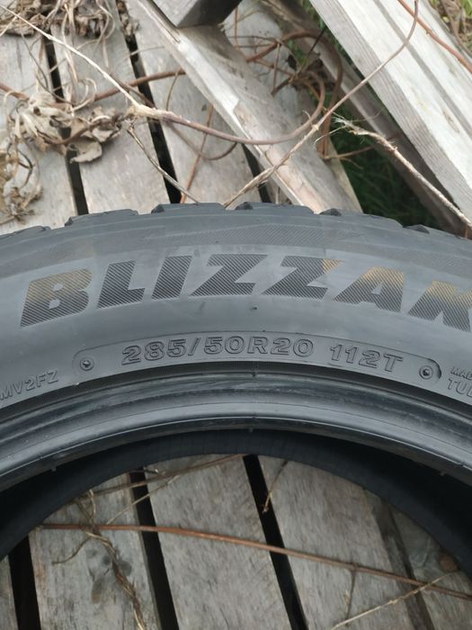 Резина зимова Bridgestone Blizzak DM-V2 285\50 R20