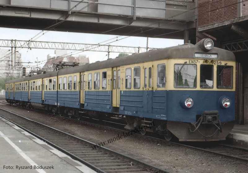 EN57-925 PIKO 
51450, h0 elektryczny zespół trakcyjny