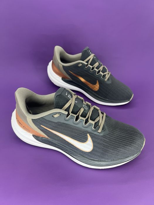 Жіночі кросівки 41р. 26.5см. Nike Air Winflo 9