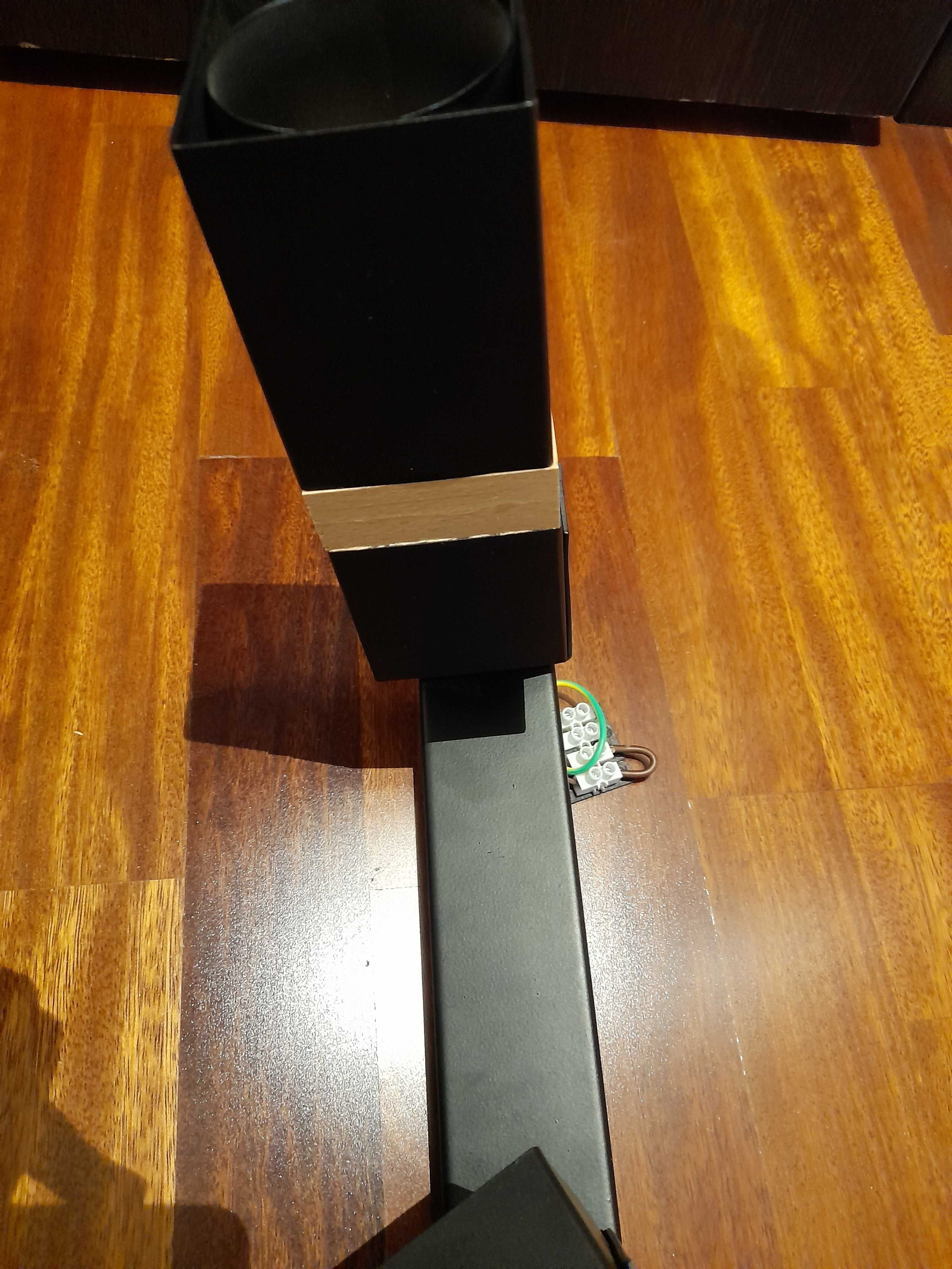Lampa - reflektor - NOWA - elementy drewna