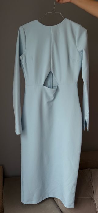 Блакитна сукня