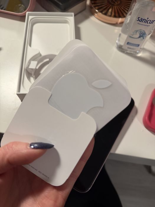 iPhone 15 różowy 128 gb