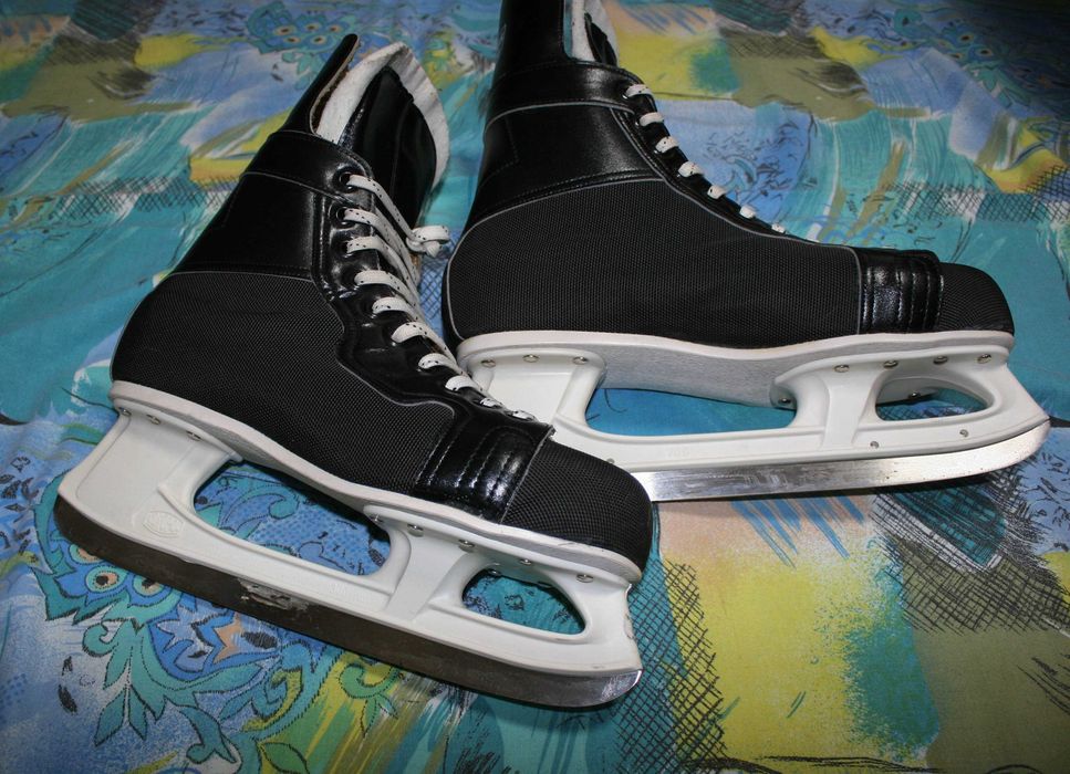 Хокейні ковзани Botas, довжина устілки 30 см (розмір 45)