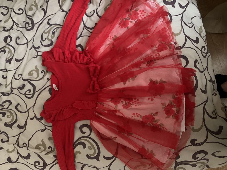 Сукня чеврноо кольору