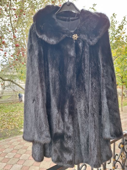 Продам норкову напівшубку з капюшоном