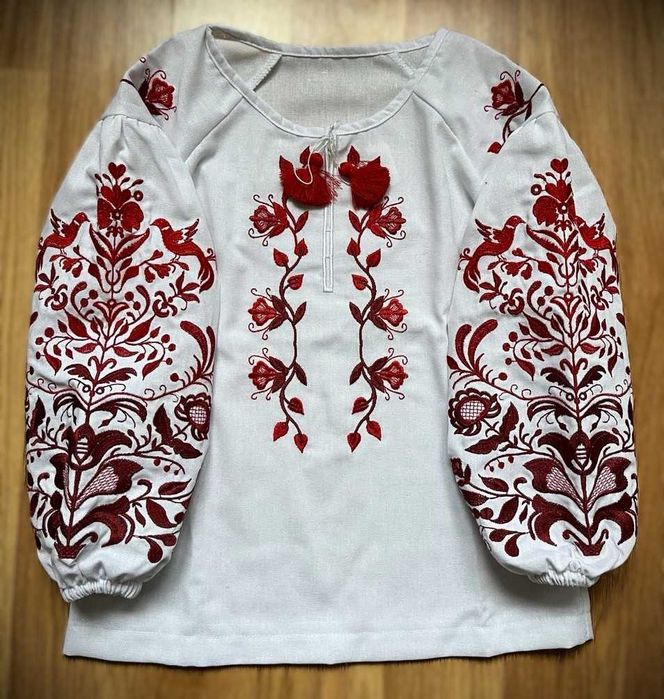 Біла вишиванка дитяча для дівчинки в садок і школу довгий рукав