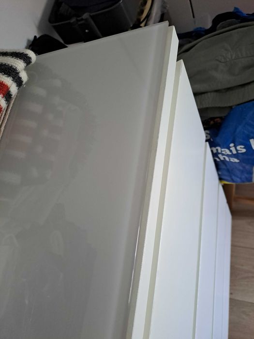 Cómoda Malm IKEA de 4 Gavetas