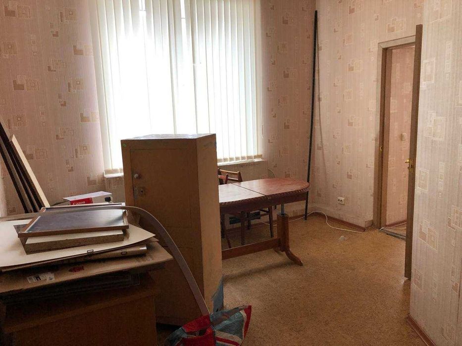 Офісно-готельний центр "НОВИНКА" в центрі міста Лозова