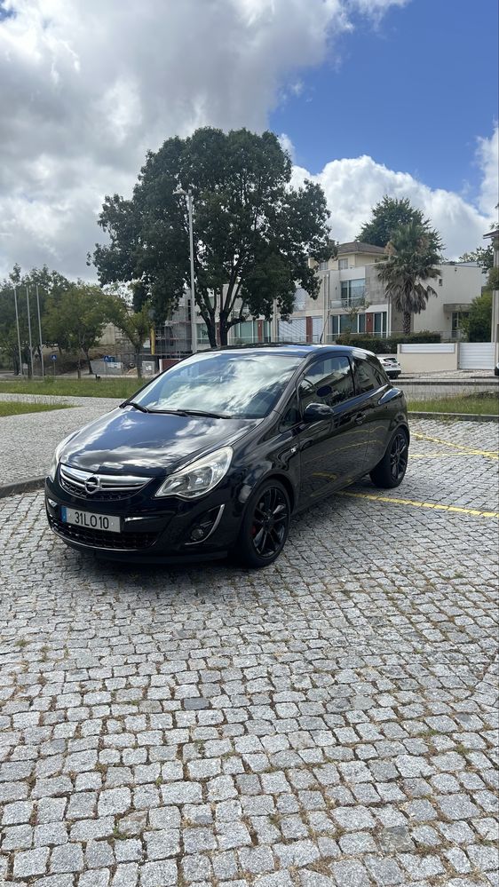 Opel corsa black edition 1.2
