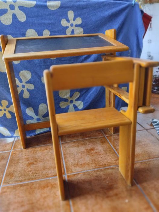 Secretária escolar antiga com tampo reversível
