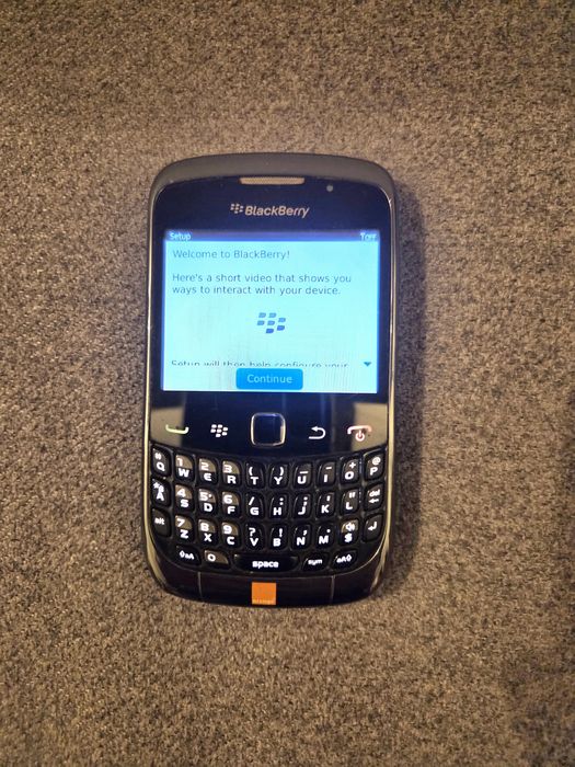 BlackBerry Curve 9300