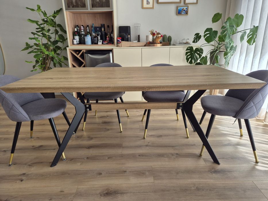 Mesa de jantar e 6 cadeiras