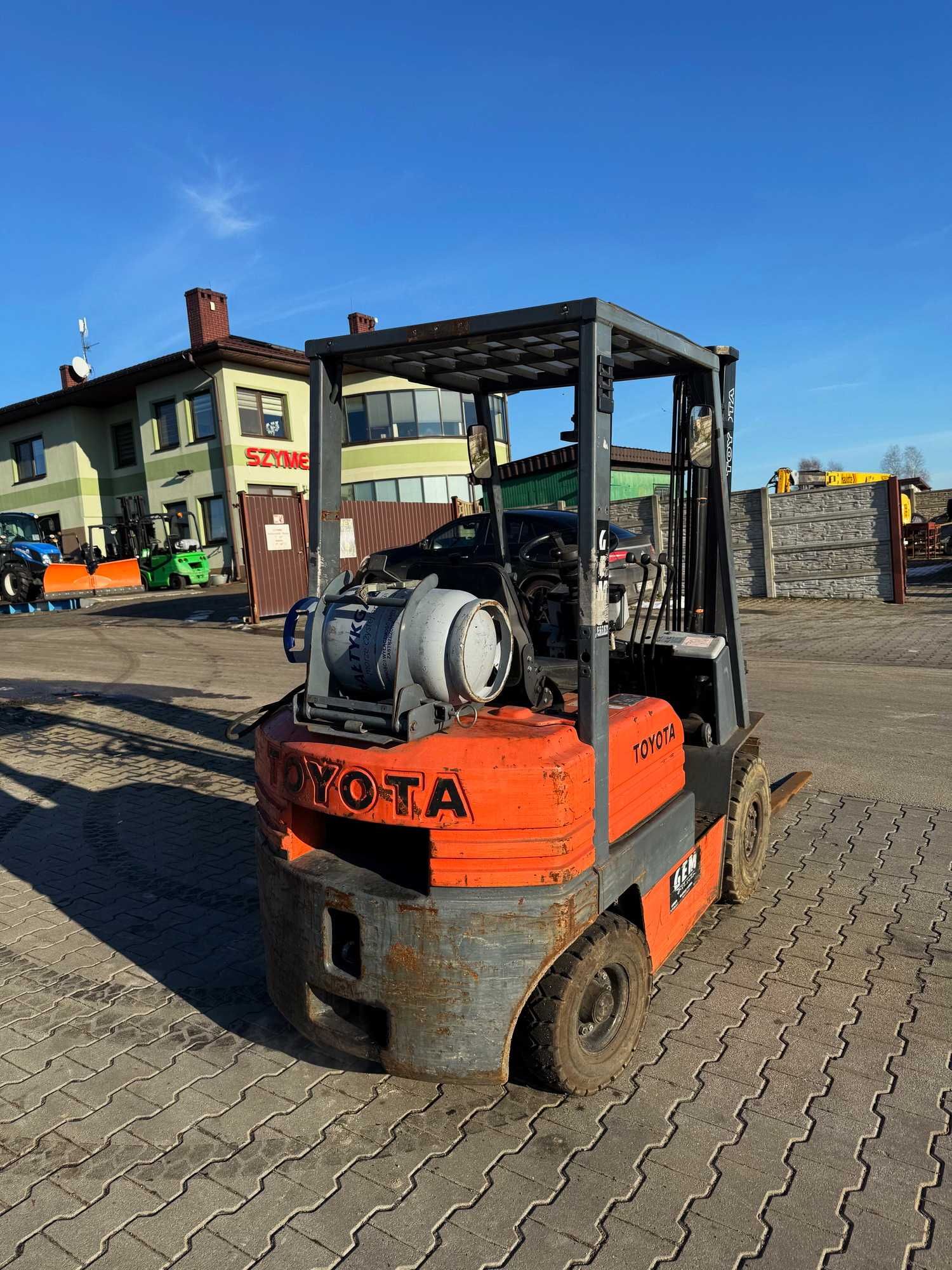 wózek widłowy TOYOTA 5FGF18 LPG przesuw 1800kg 3.30m automat 9200mtg