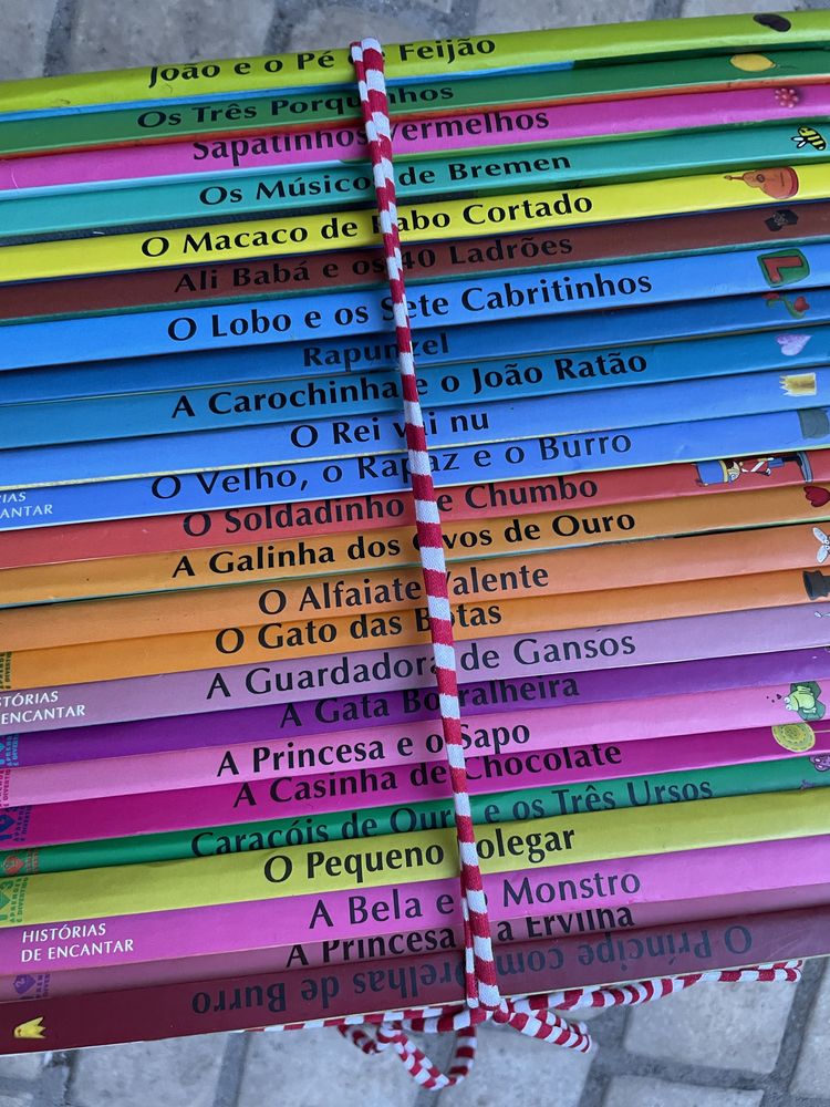 Coleção 24 livros + CDs de historias tradicionais infantis