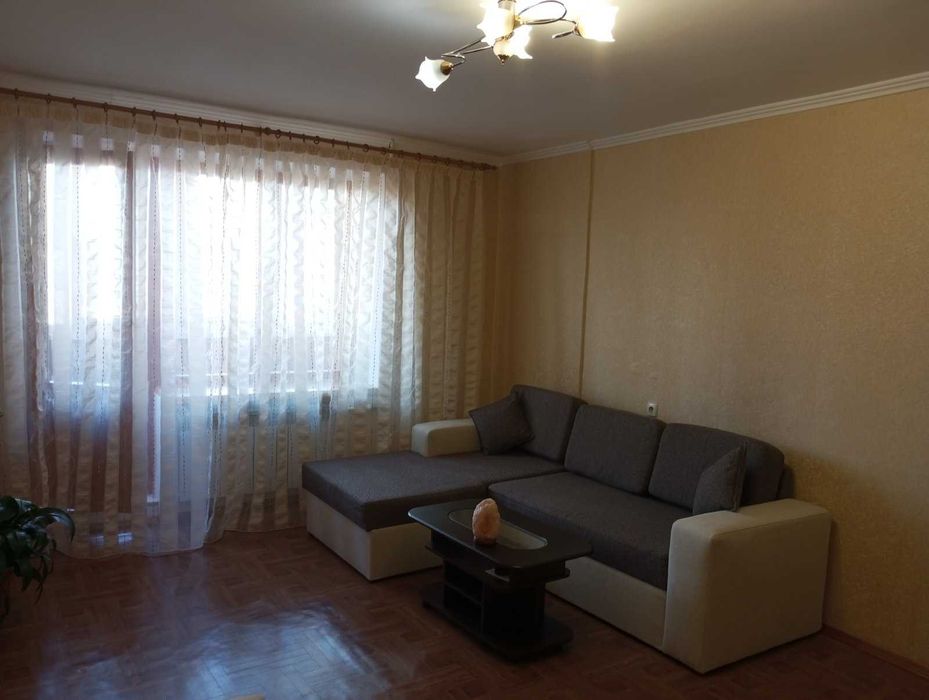Продаж 4-кімн.кв. з великим тамбуром (власник)