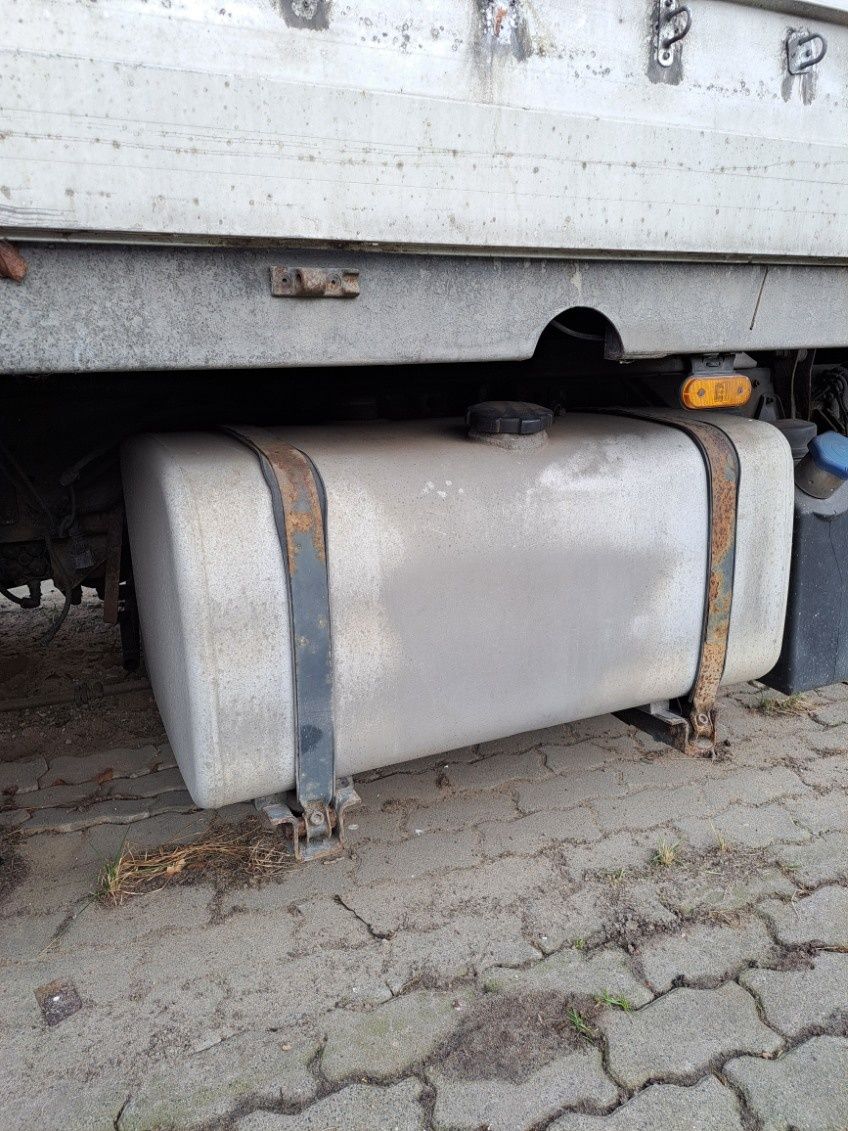 Sprzedam zbiornik paliwa iveco