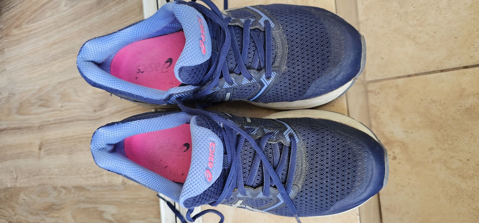 ASICS GEL- PHOENIX 8 rozmiar 40,5 wkładka 25,8cm stan bardzo dobry